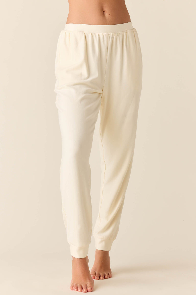 Kelly Cloud Fleece Jogger in Meringue