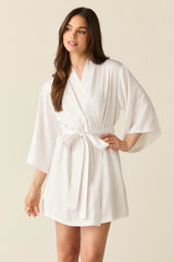 Adriana Luxe Satin Short Kimono in Blanc